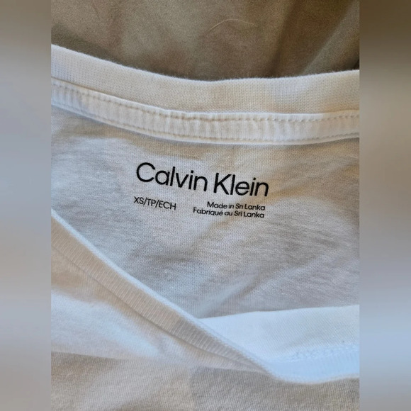 Calvin Klein | Men's Vertical Logo Classic Crewneck T-Shirt, Size XS - Picture 5 of 7